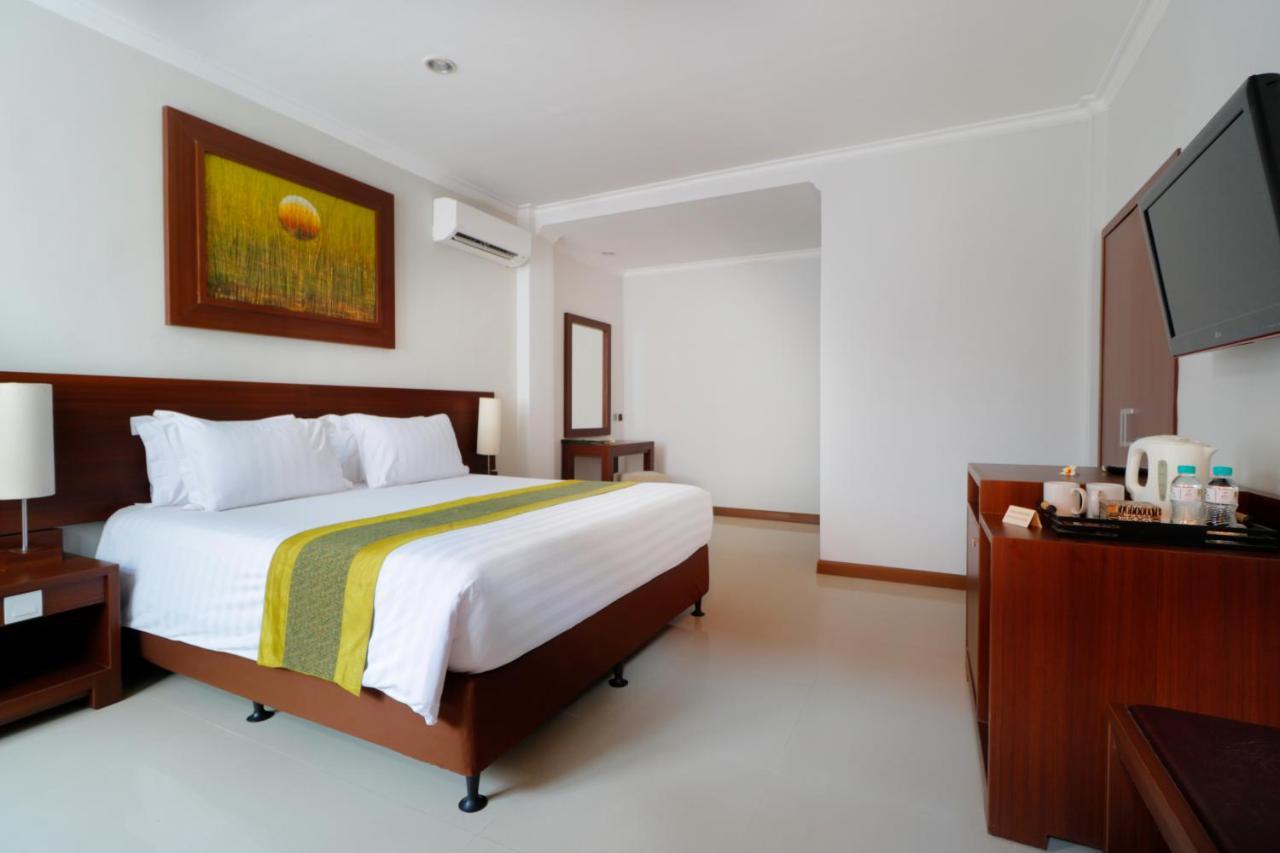 Adi Dharma Hotel Legian Exterior photo