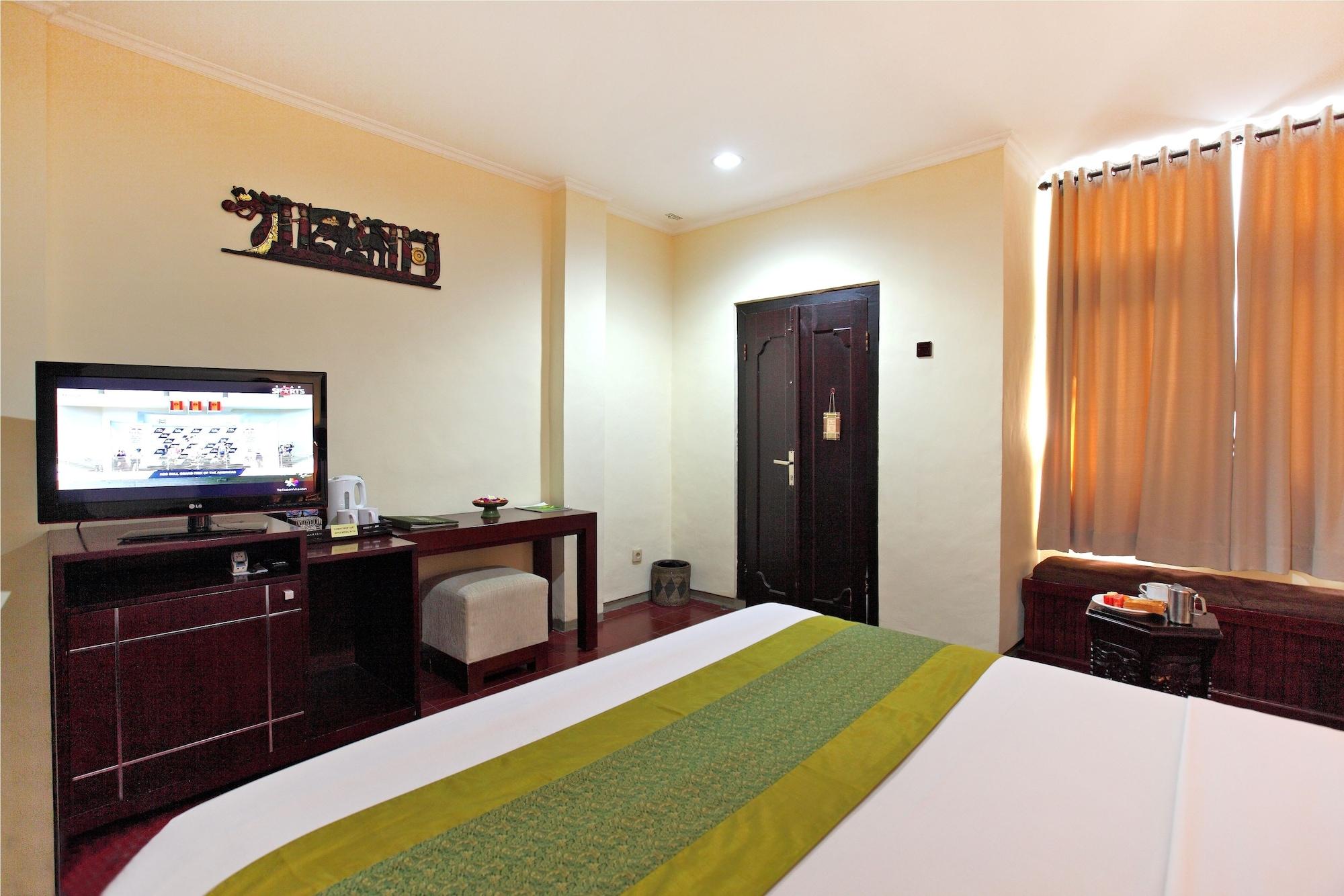 Adi Dharma Hotel Legian Exterior photo