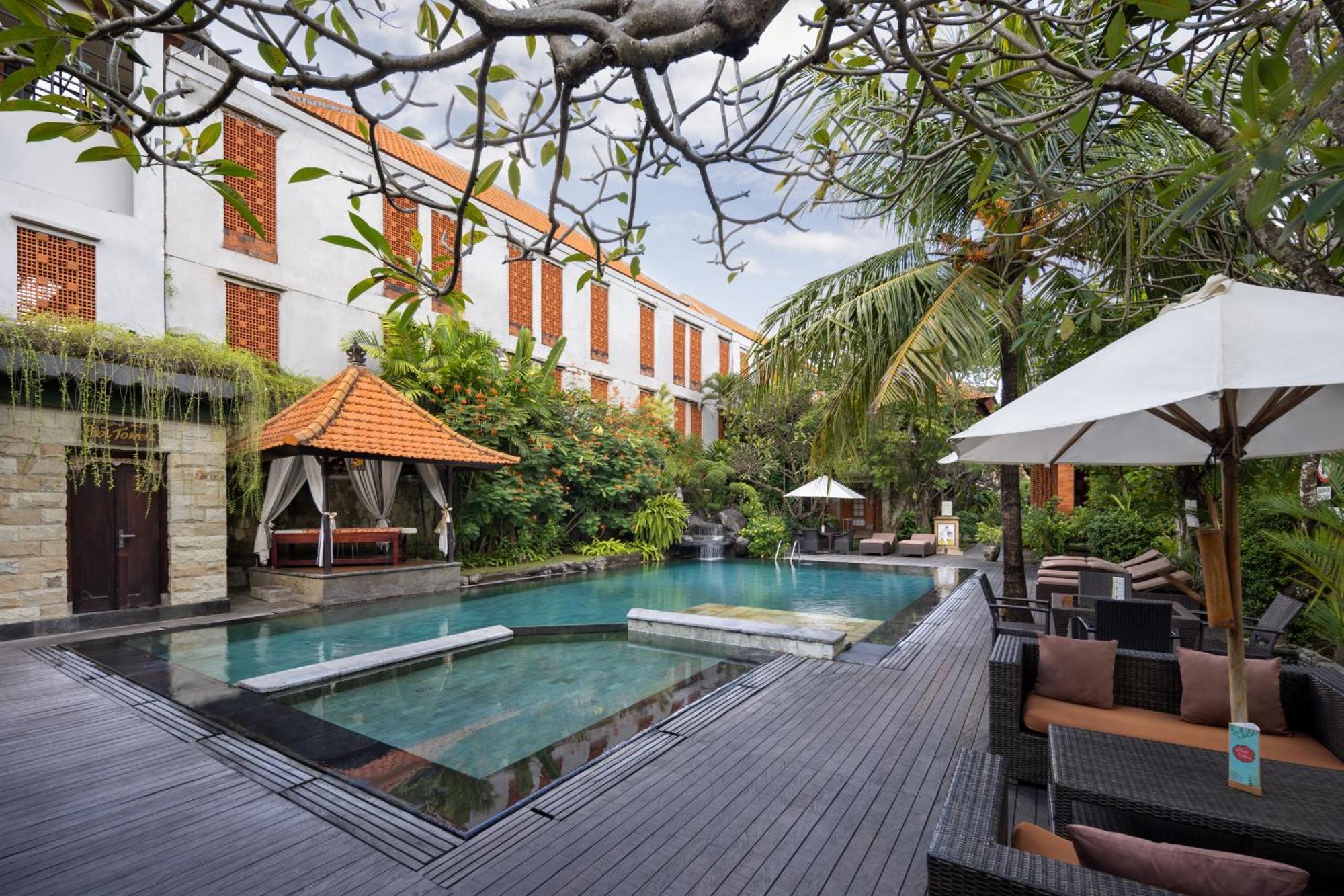 Adi Dharma Hotel Legian Exterior photo