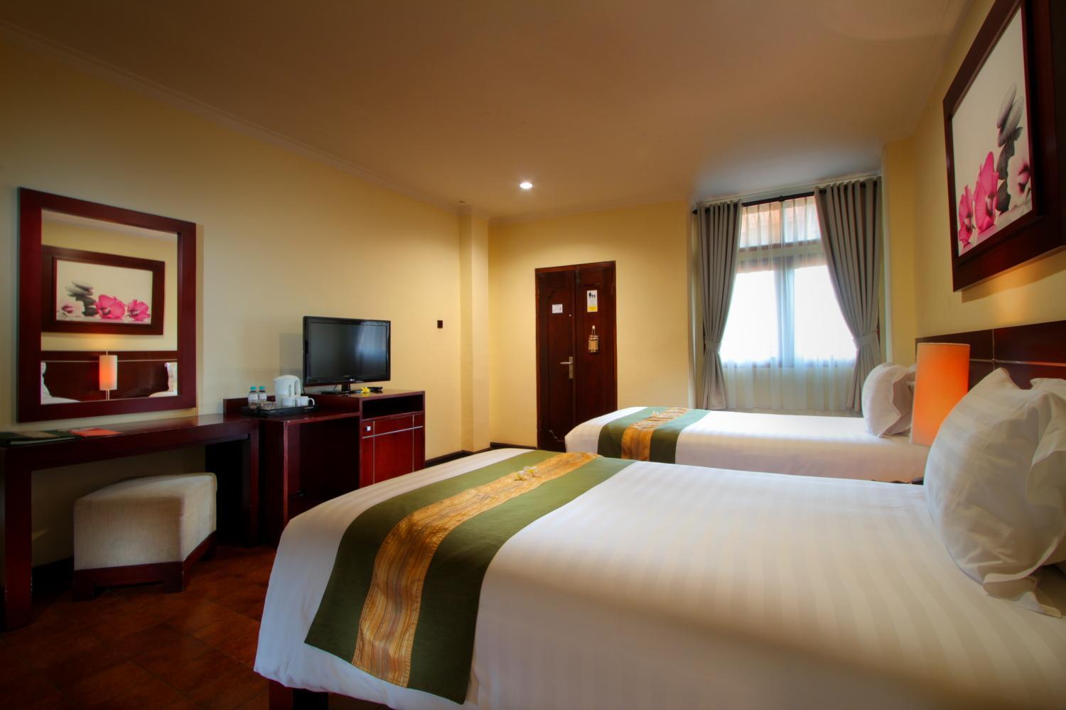 Adi Dharma Hotel Legian Exterior photo